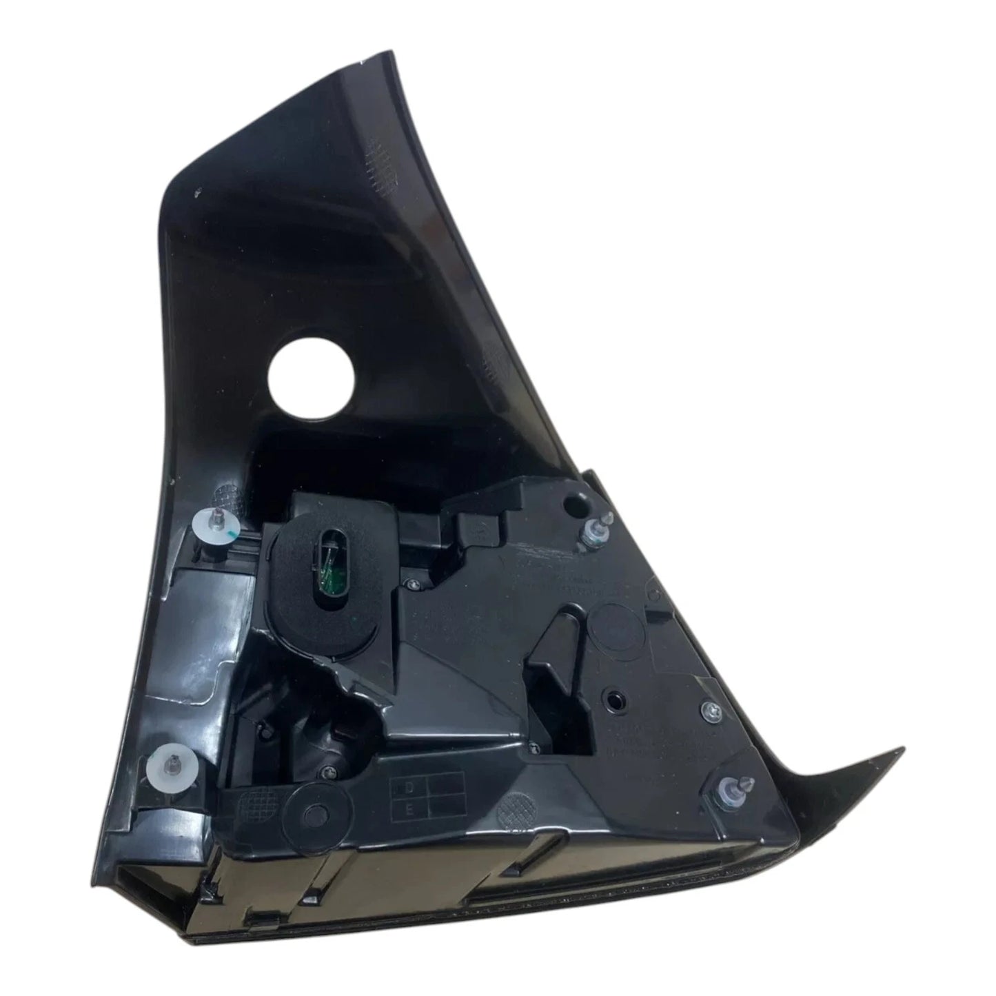 Tesla Model 3 / Y 2021-2023 Rear Left Outer Tail Light / 4 Pins / 1502086-00-D