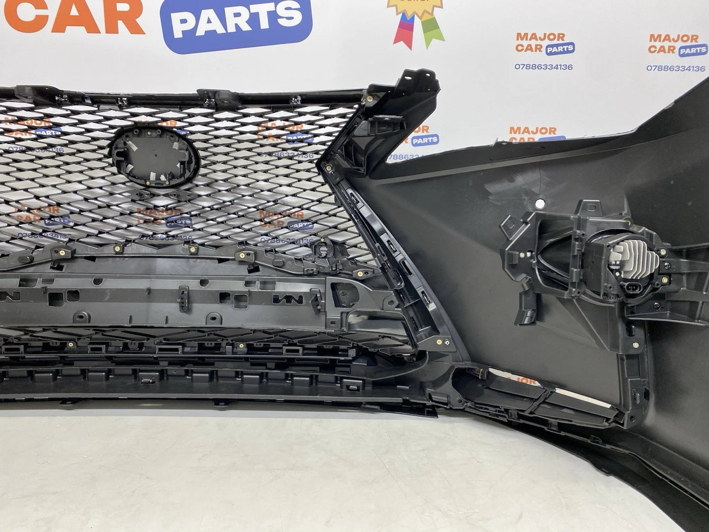 Lexus RX 450h 2016–2018 F-Sport Front Bumper with Grilles & Fog Lights / Black