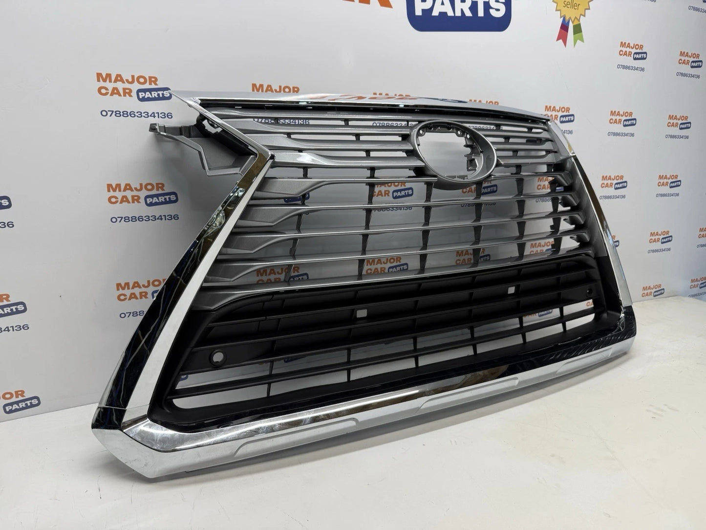 Lexus RX 450h 2016-2018 Front Bumper Radiator Grille / Complete Set