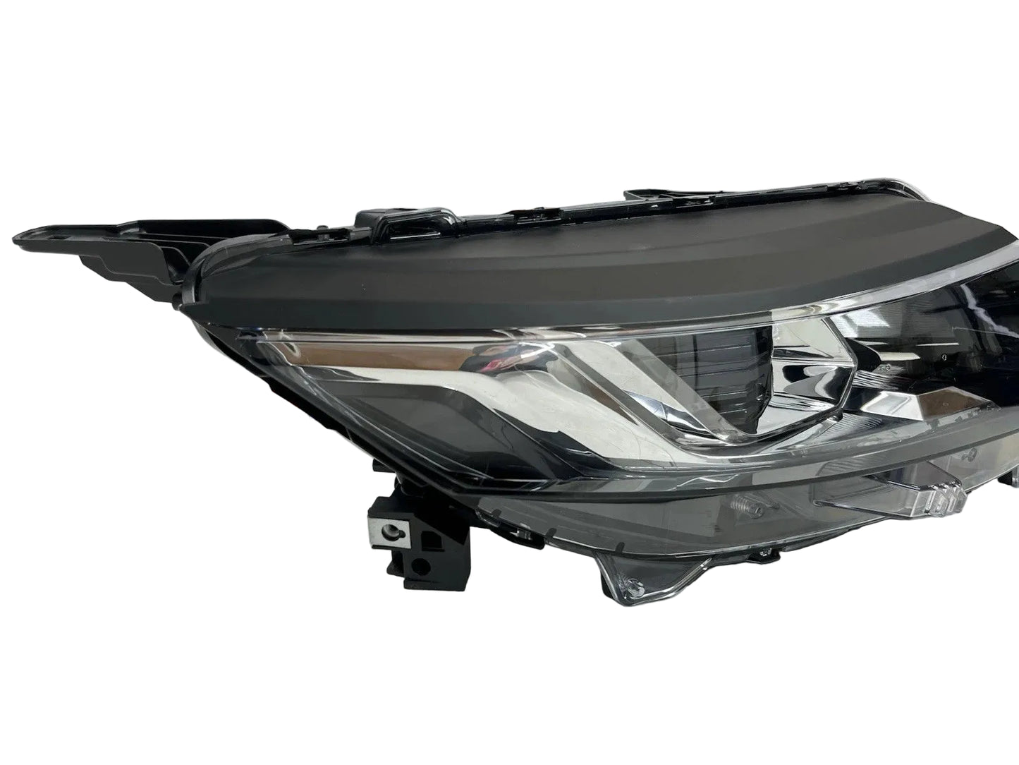 Mitsubishi L200 MK6 2020-2024 Front Right Headlight / Driver Side