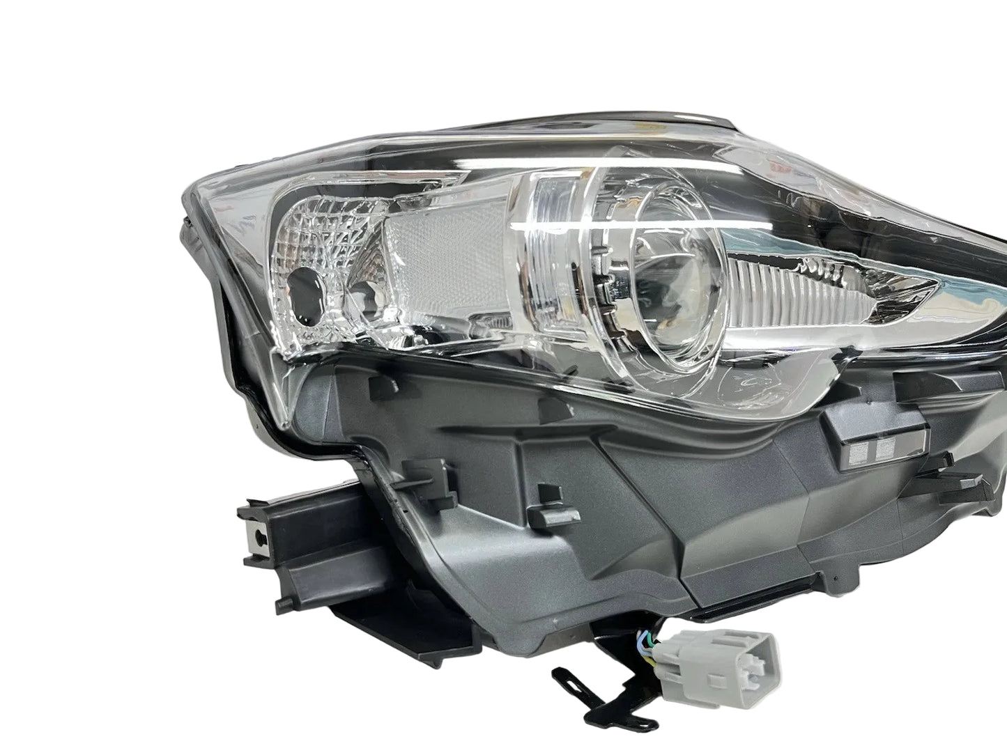 Lexus IS 300h 2013-2016 Front Right Xenon Headlight Driver Side 4 Pins