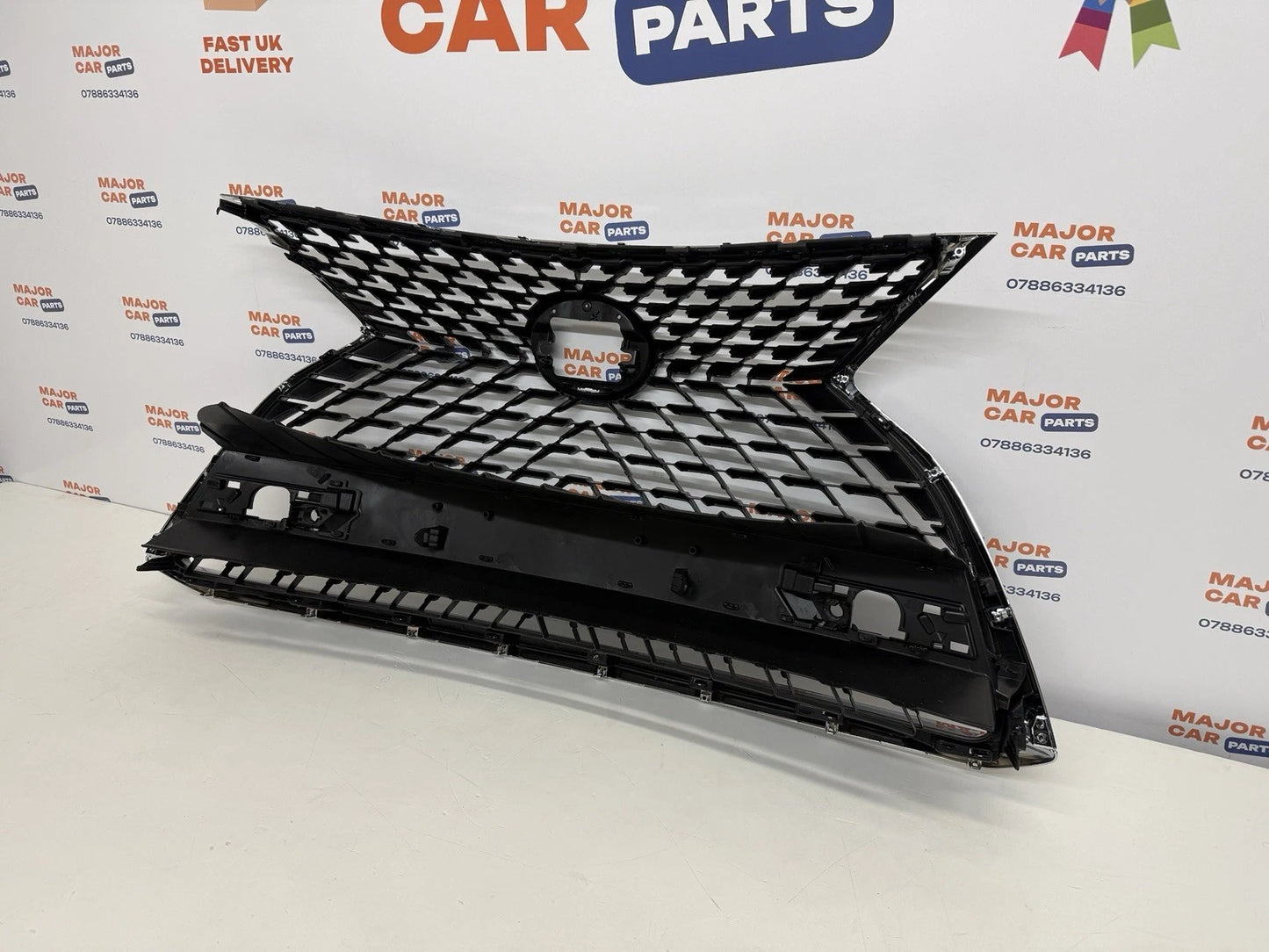 Lexus RX 450h 2019-2022 Front Bumper Radiator Grille with Chrome Moulding