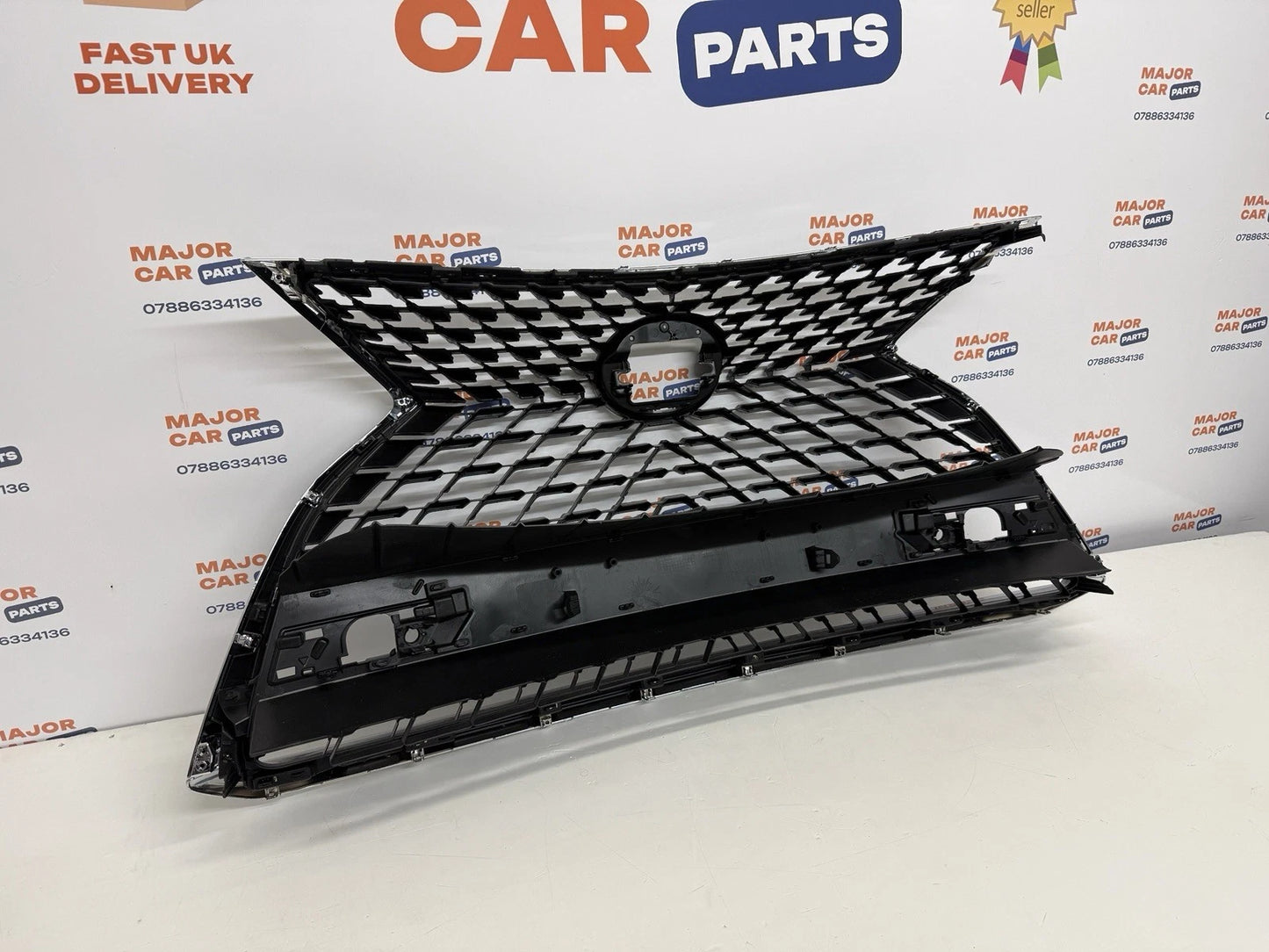 Lexus RX 450h 2019-2022 Front Bumper Radiator Grille with Chrome Moulding