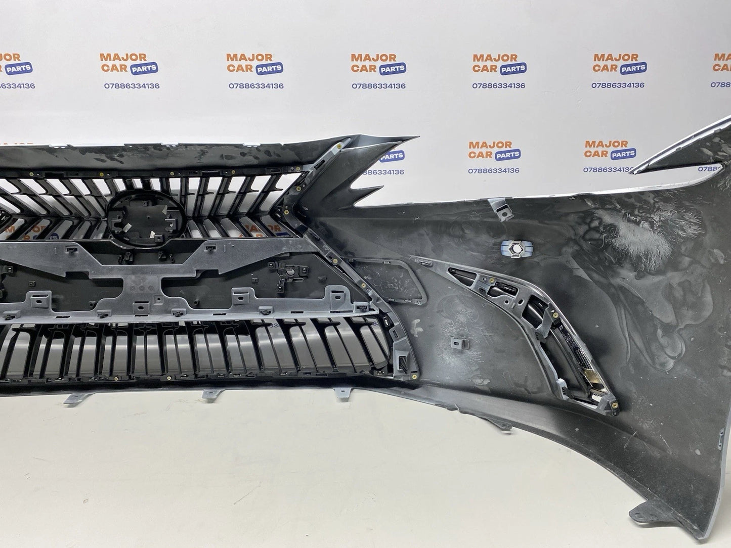 Lexus ES 300h 2022-2024 Front Bumper Assembly with Grilles / White