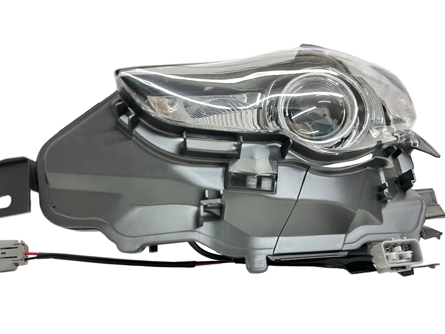 Lexus IS 300h 2013 - 2016 Front Left Headlight / Passenger Side / 4 Pins